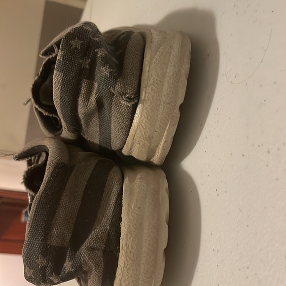 Slip on shoes not hey dudes. Laces to tighten for better fit. Size 10.5. - Picture 2 of 4